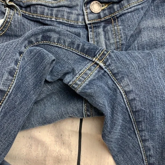 Old Navy Flirt Jeans - Picture 7 of 11